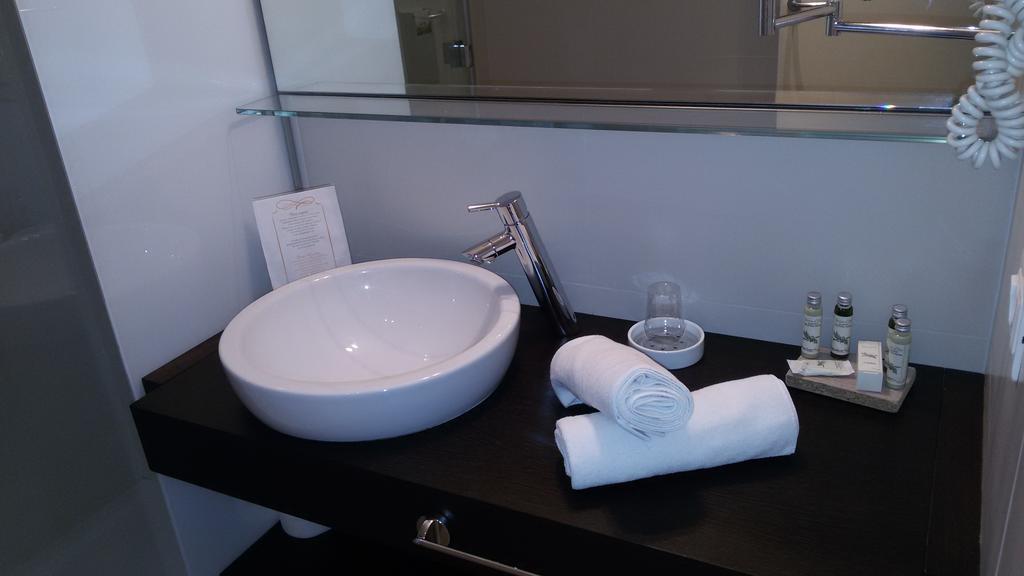 Relais Del Borgo Hotel & Spa 4 Stelle Staffolo 部屋 写真