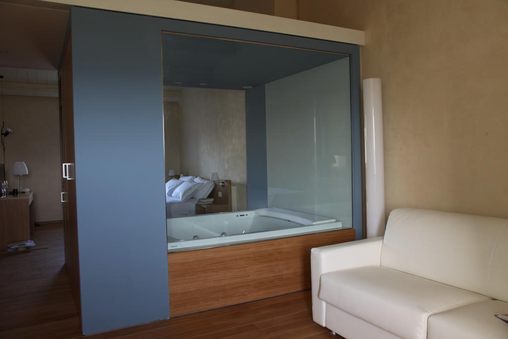 Relais Del Borgo Hotel & Spa 4 Stelle Staffolo 部屋 写真