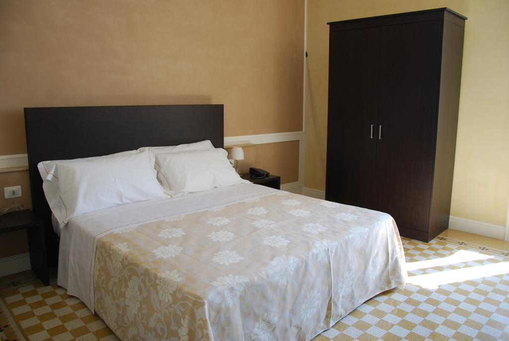 Relais Del Borgo Hotel & Spa 4 Stelle Staffolo 部屋 写真